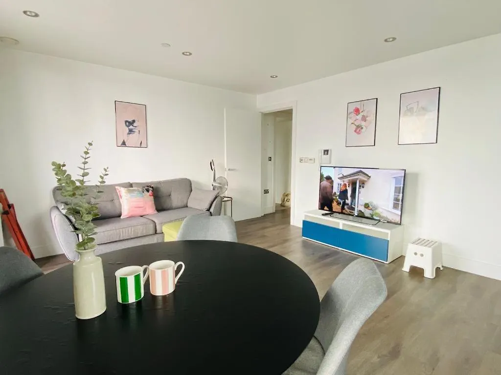Morden 2Bed2Bath London Zone2 City/River View Home Apartmán